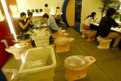 广州厕所主题餐厅倒闭 食客：“重口味”也有底线
