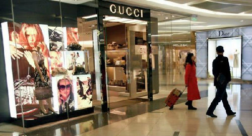 外媒：全球奢侈品行业回暖 中国85后消费者占“头功”