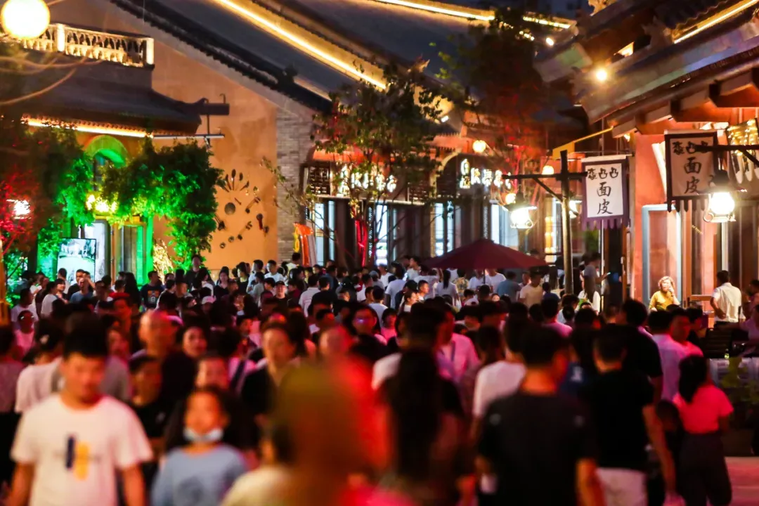 万达这条新开的红街，一个月200万人次流量！如何做到的？